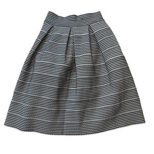 Gracia Black and White Bandage Textured Pleated Puff Skirt
